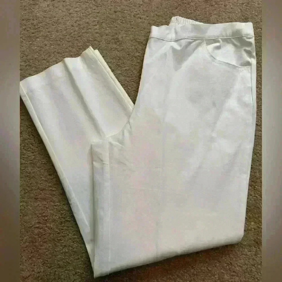 Isaac Mizrahi Live! Tall 24/7 Stretch Crop Pants with Pockets 14 TALL White - Picture 11 of 16